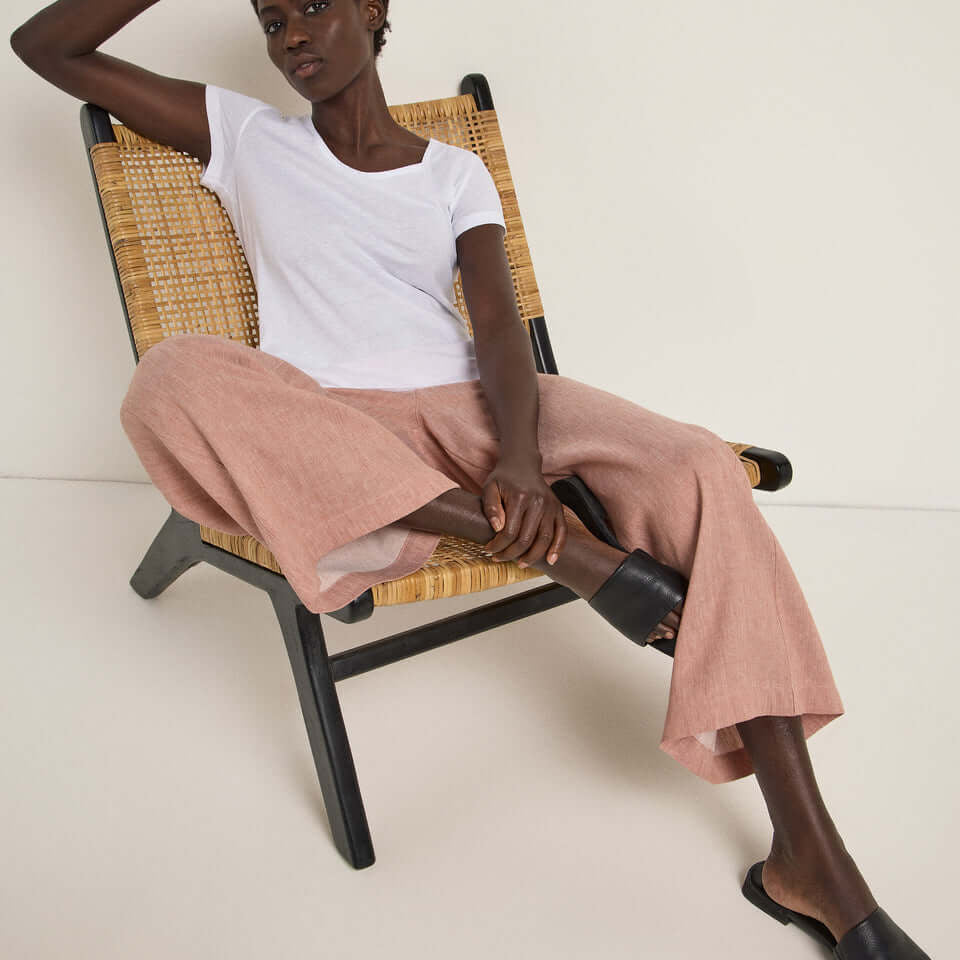 Women’s trousers and jeans at 99things.ch, featuring sustainable styles by Cofur, Nagev, and Lanius – available in Switzerland.