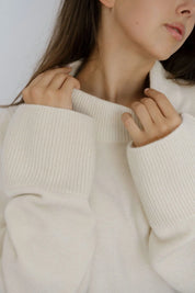 Close up of ribbed details Nuage Ivory Cashmere Pullover