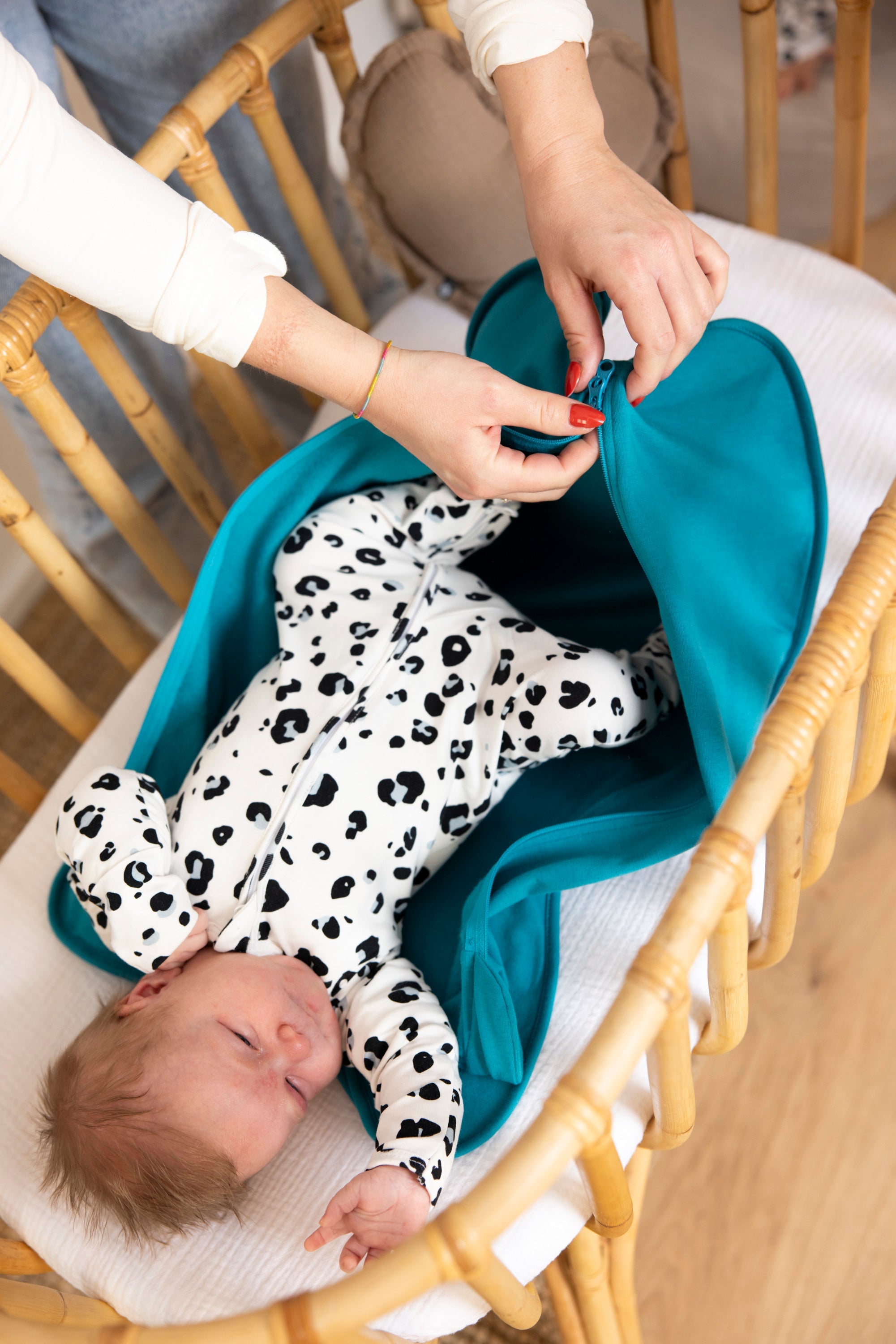 Tilouco Organic Cotton Soothing Baby Swaddle Product vendor