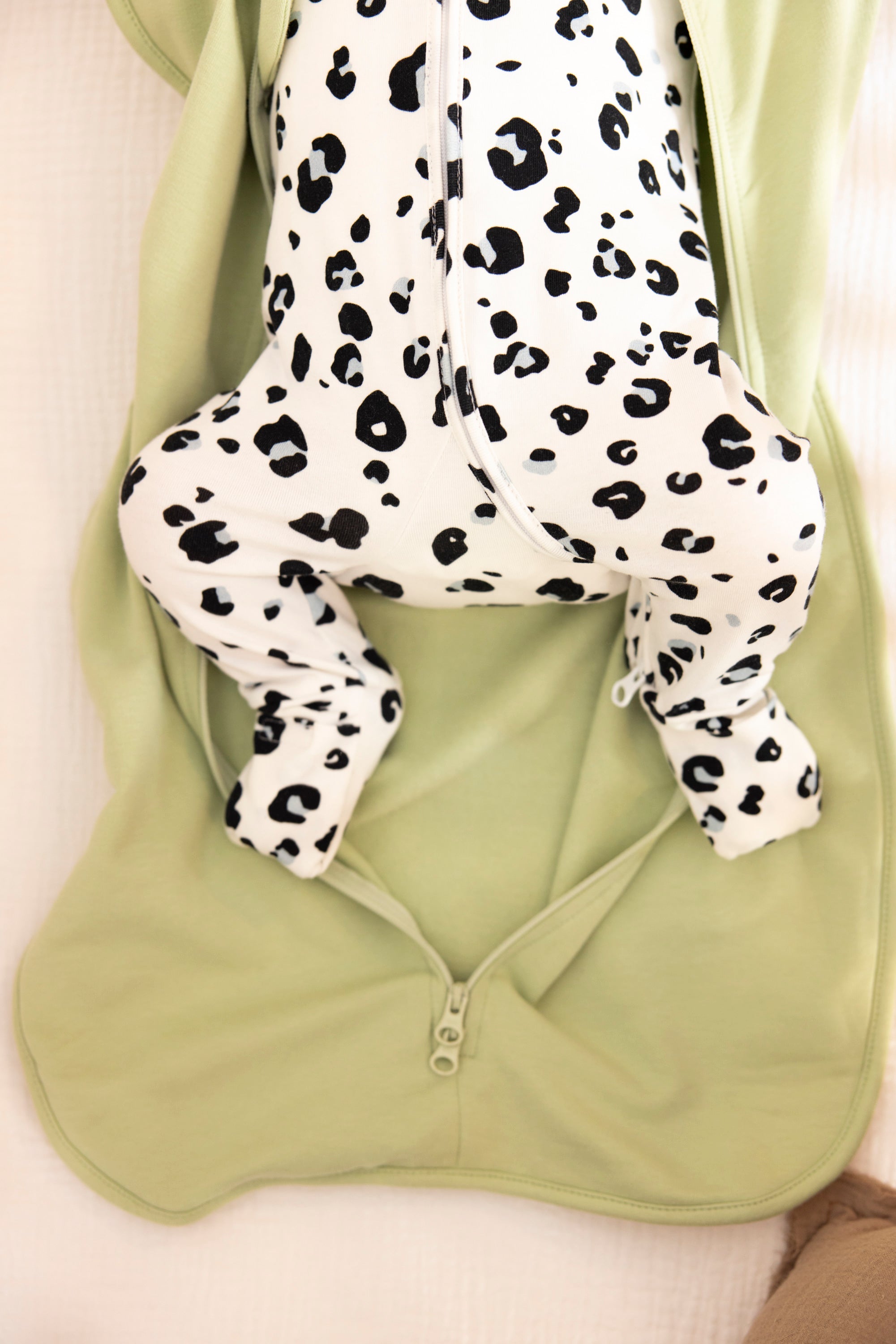 Tilouco Organic Cotton Soothing Baby Swaddle Product vendor