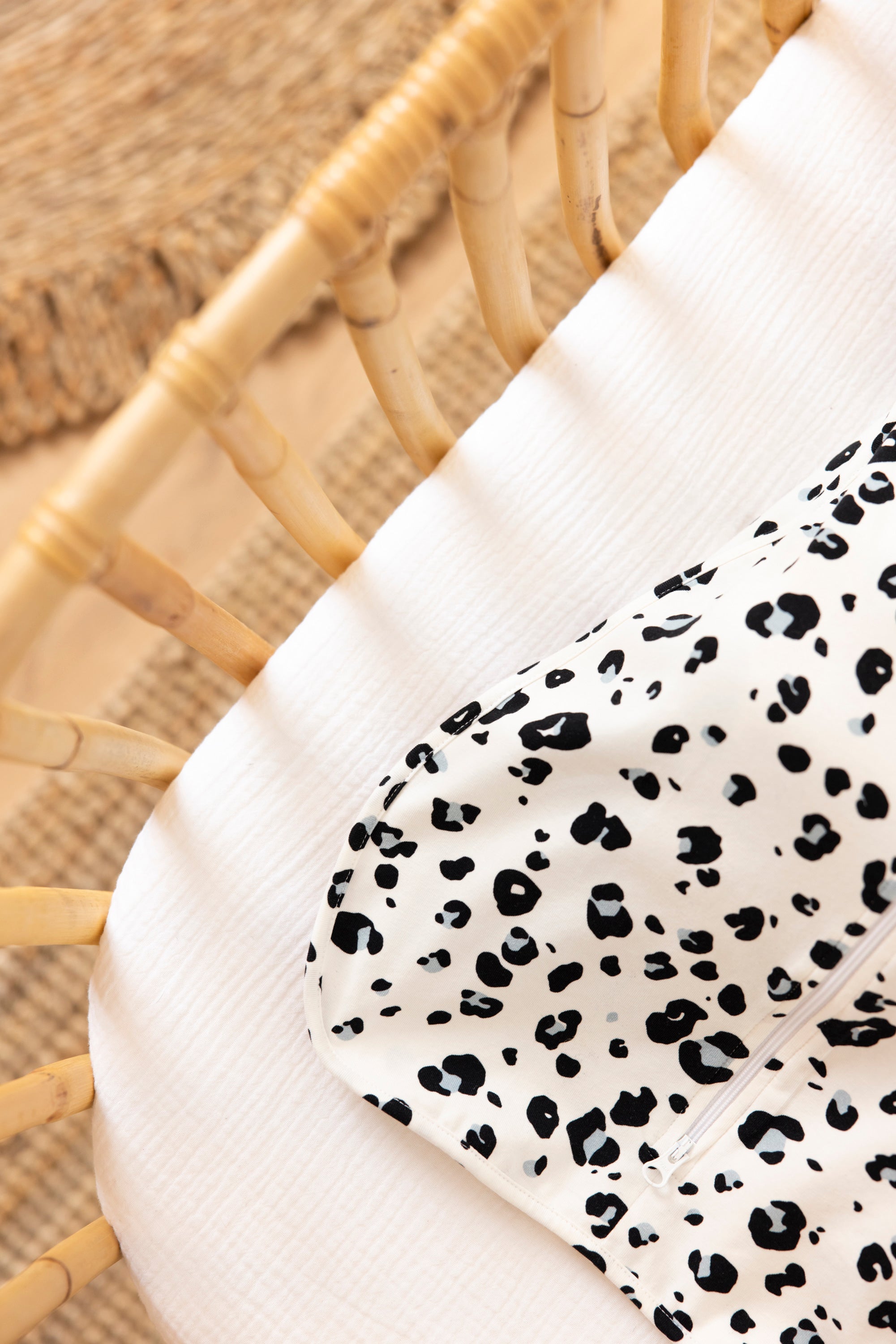 Tilouco Organic Cotton LEO Baby Swaddle Product vendor