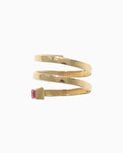 Triple gold ring Calliophis #01 with ruby stone