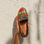 Handmade in Mexico by indigenous artisans using traditional huarache making equipment and techniques. Texas huarache features old-world craftsmanship and intensely considered designs.