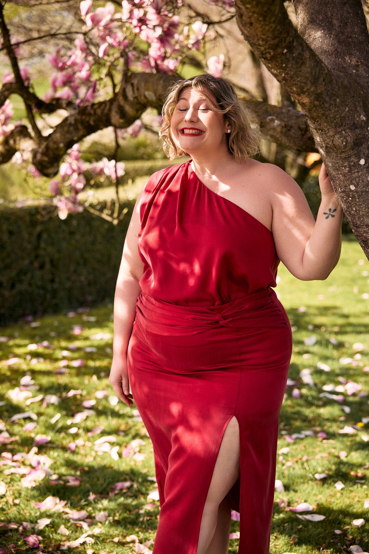 One shoulder Sophie Cupro red