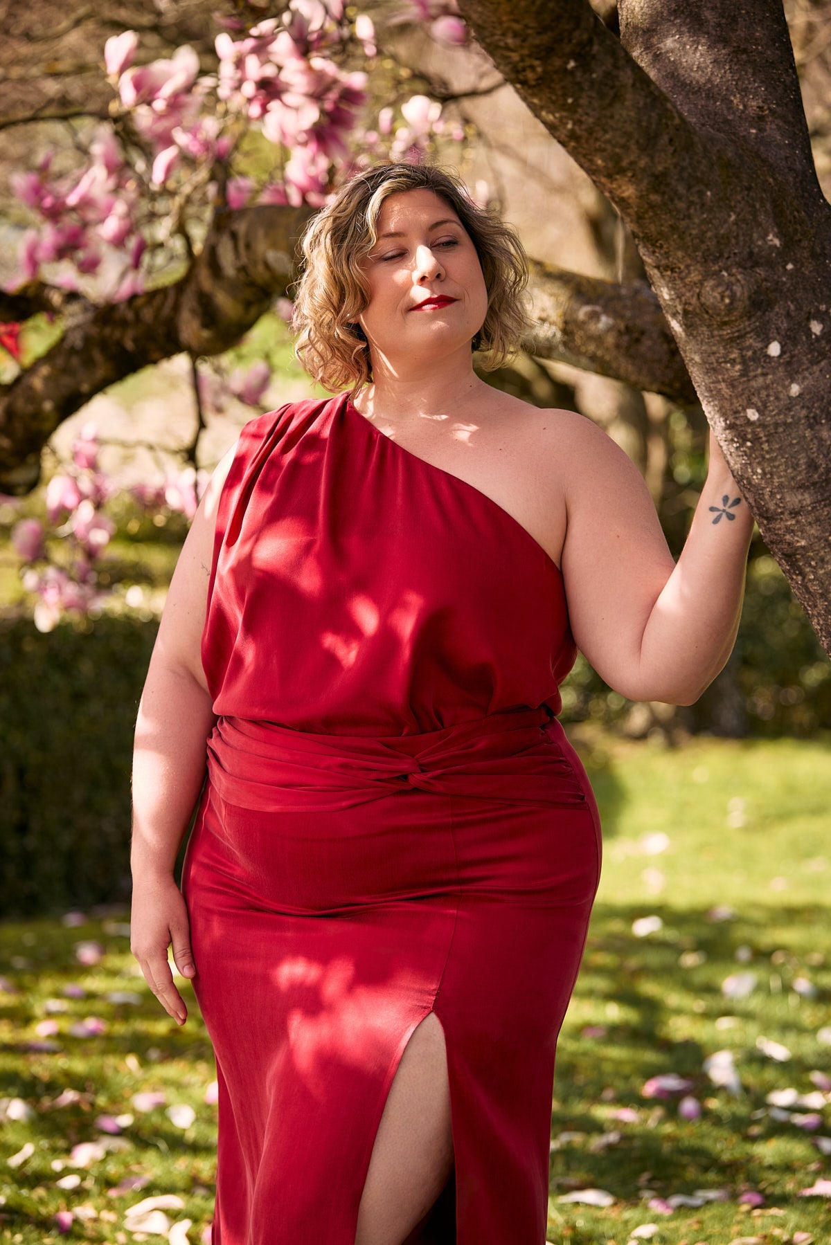 One shoulder Sophie Cupro red