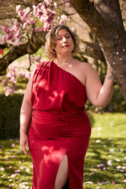One shoulder Sophie Cupro red