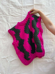 Hand-knitted wool vest in Hot Pink with Heritage Green waves – 100% natural wool, ethical fashio