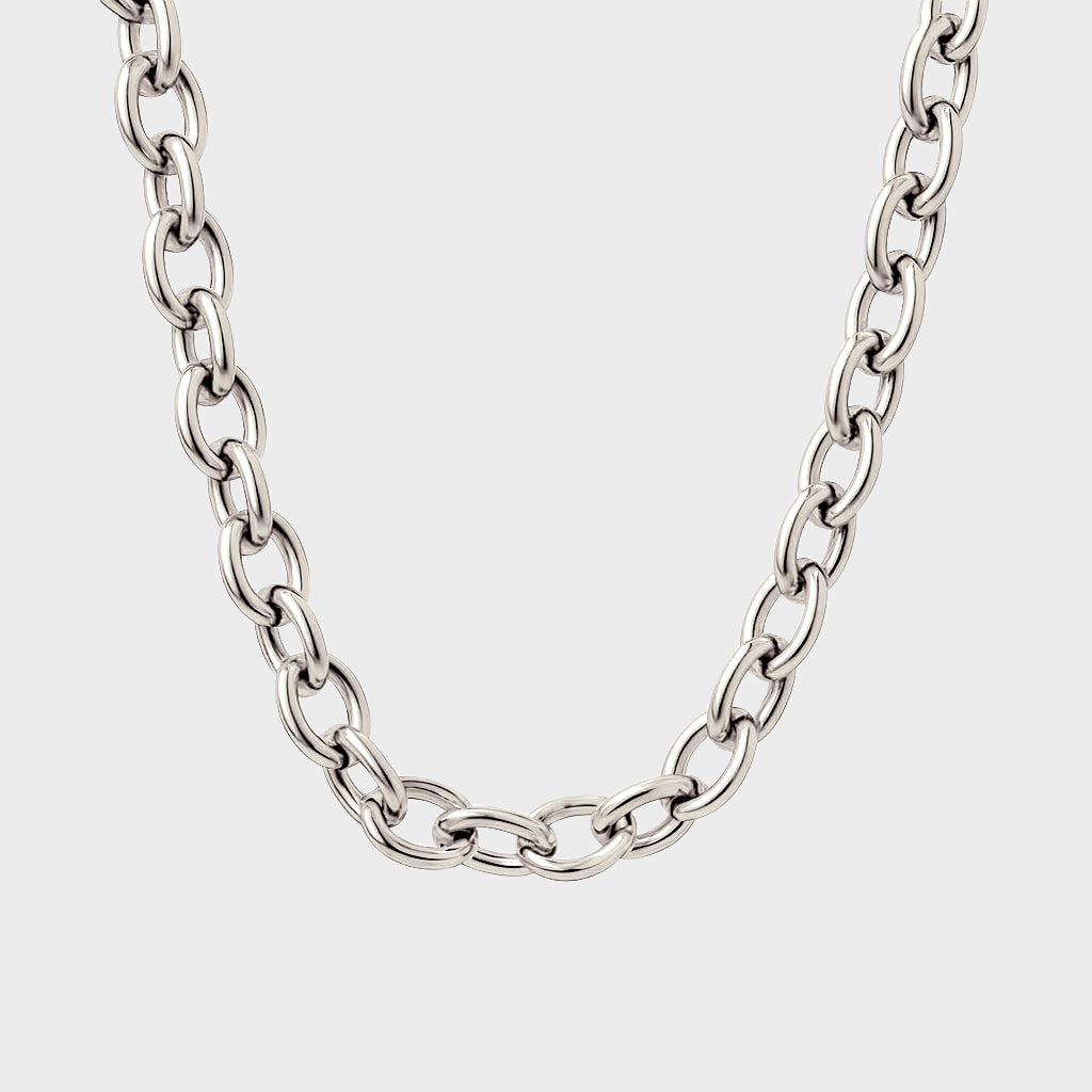 COLURi thick charm chain in gold, shown on its own