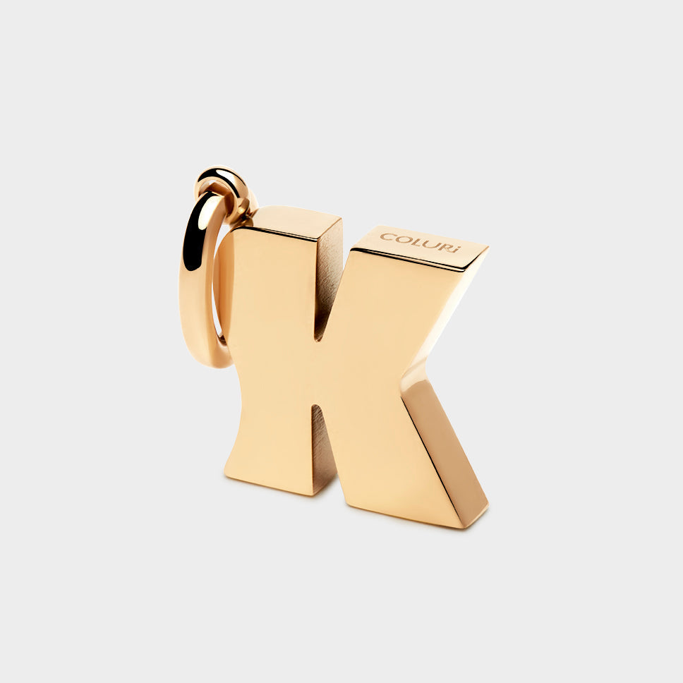 Coluri letter K charm in gold, 28 mm