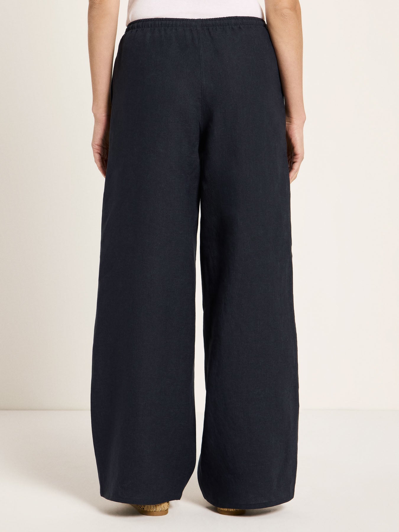 LANIUS midnight blue drawstring trousers in GOTS organic linen, photo 4