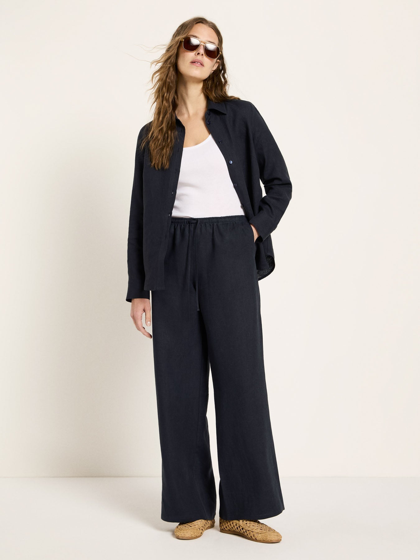 LANIUS midnight blue drawstring trousers in GOTS organic linen, photo 1