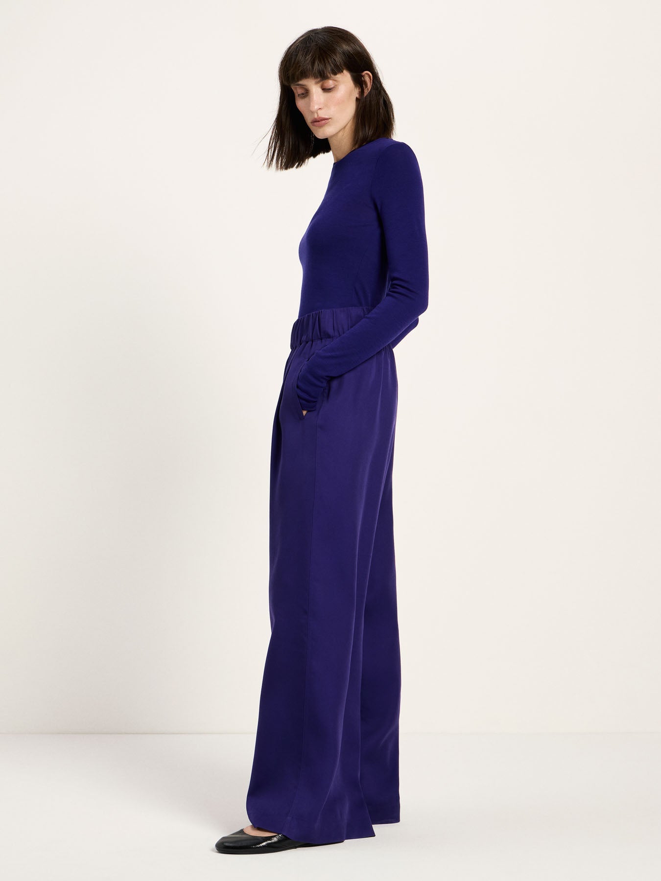 LANIUS violet wide-leg trousers in TENCEL Lyocell, side view