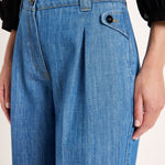 LANIUS pleated jeans – front pleats detail