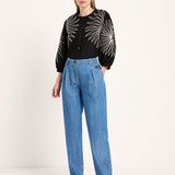 LANIUS pleated jeans in mid blue – full look