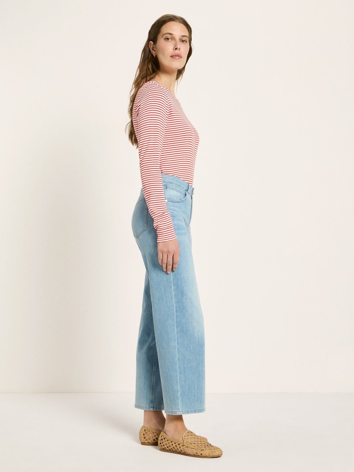LANIUS relaxed straight jeans in light blue – side view