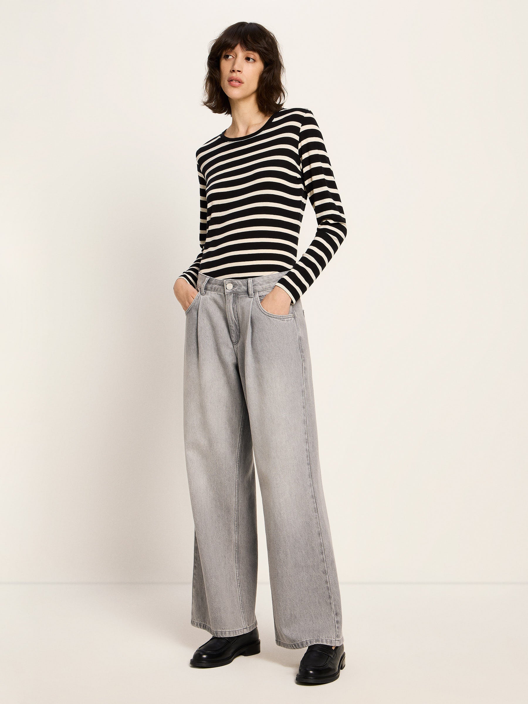 LANIUS Pleated Marlene Jeans – Light Grey Denim – view 3