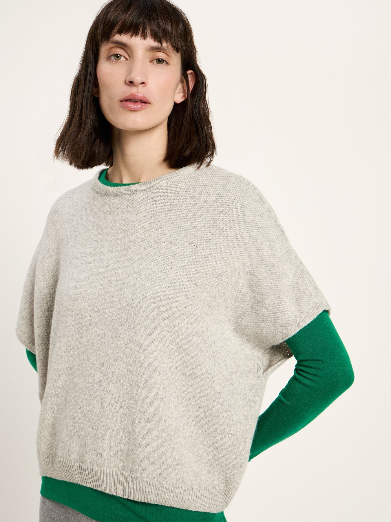 LANIUS knit vest in grey melange – close-up on the model