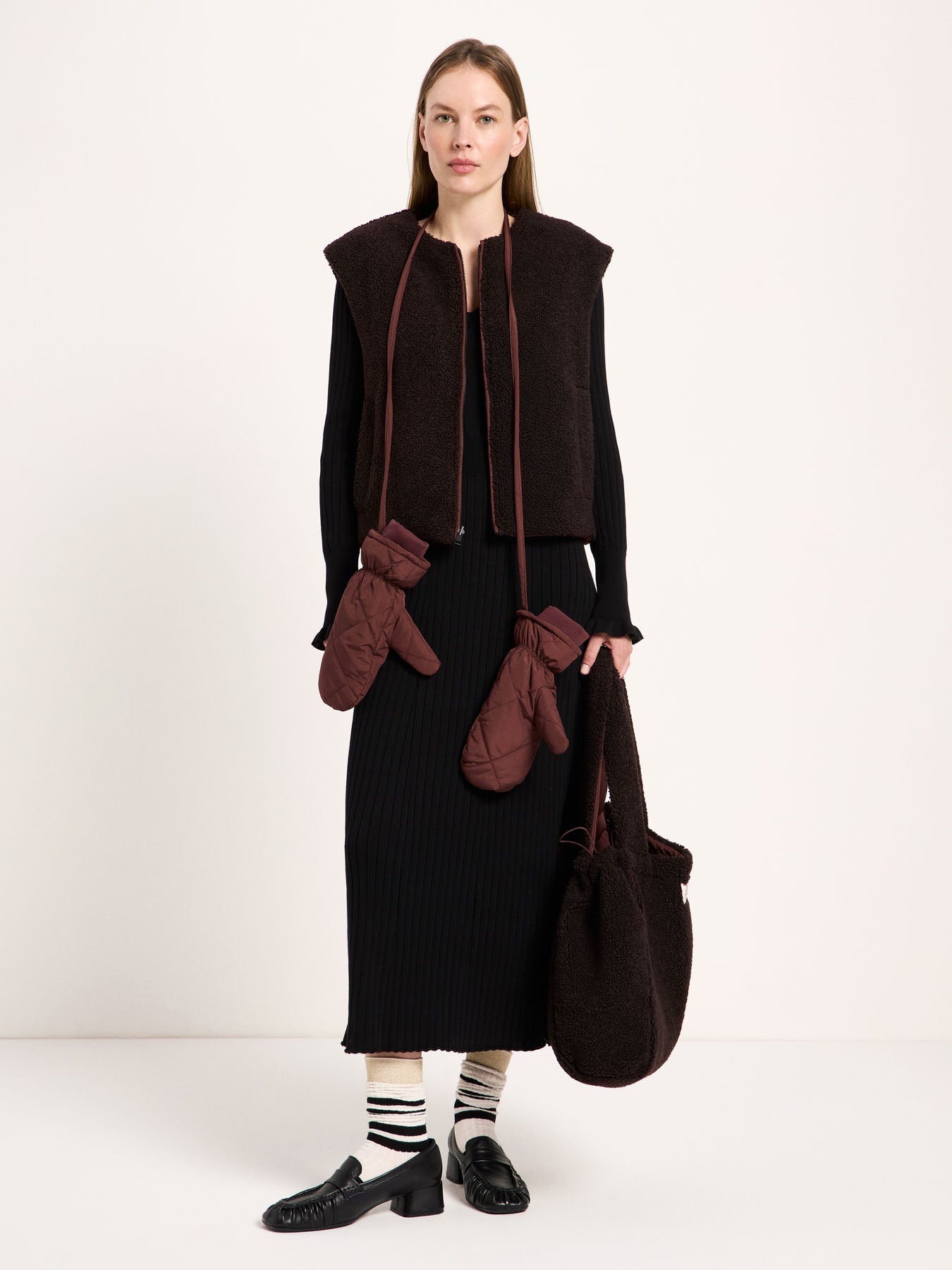 LANIUS reversible quilted jacket in chocolate with a boxy cut and zip, another view