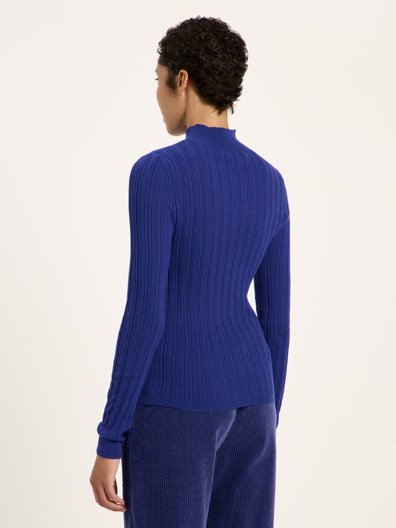 LANIUS roll-neck jumper in violet fine-rib organic cotton, another view
