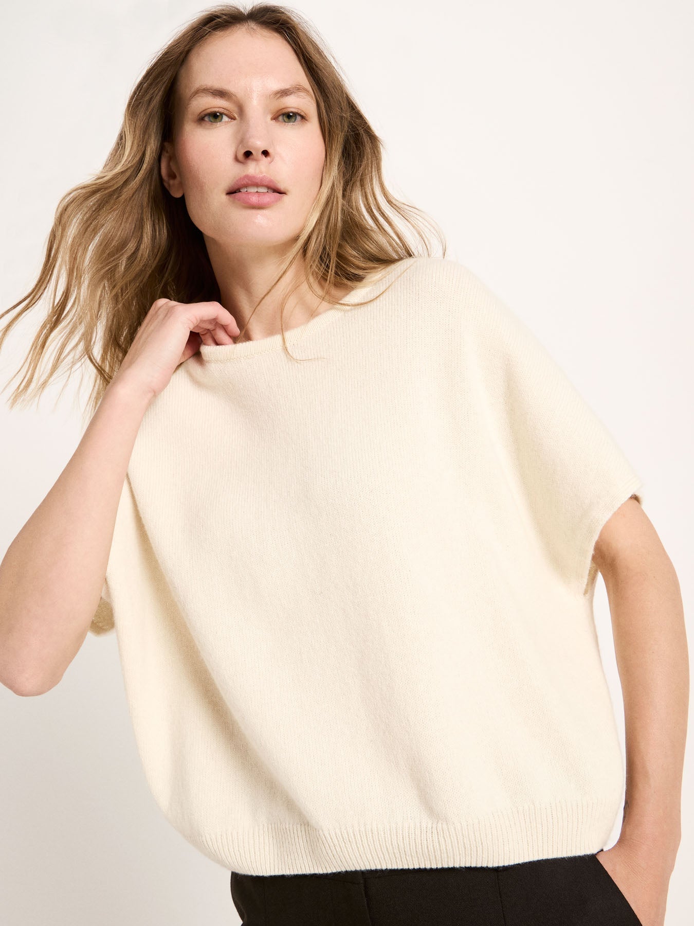 LANIUS sleeveless jumper in off-white organic virgin wool and cotton, another view