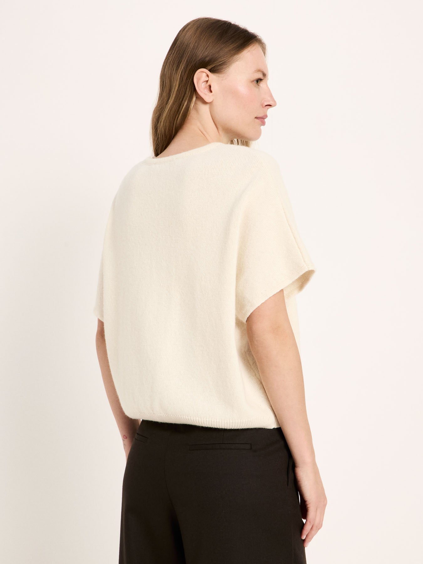 LANIUS sleeveless jumper in off-white organic virgin wool and cotton, another view
