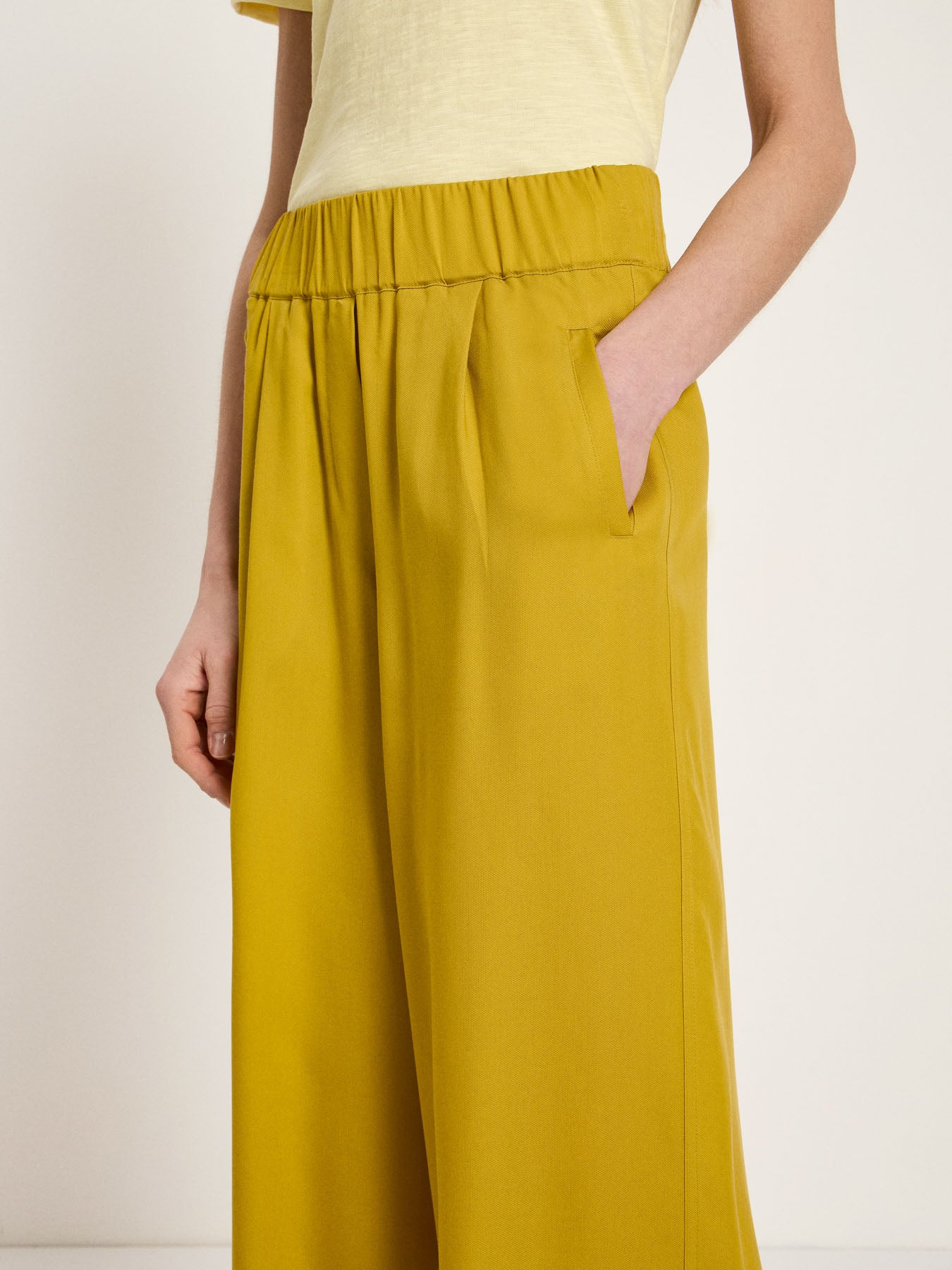 Wide-leg trousers - Dark Kiwi by LANIUS — fair fashion in organic materials, view 3