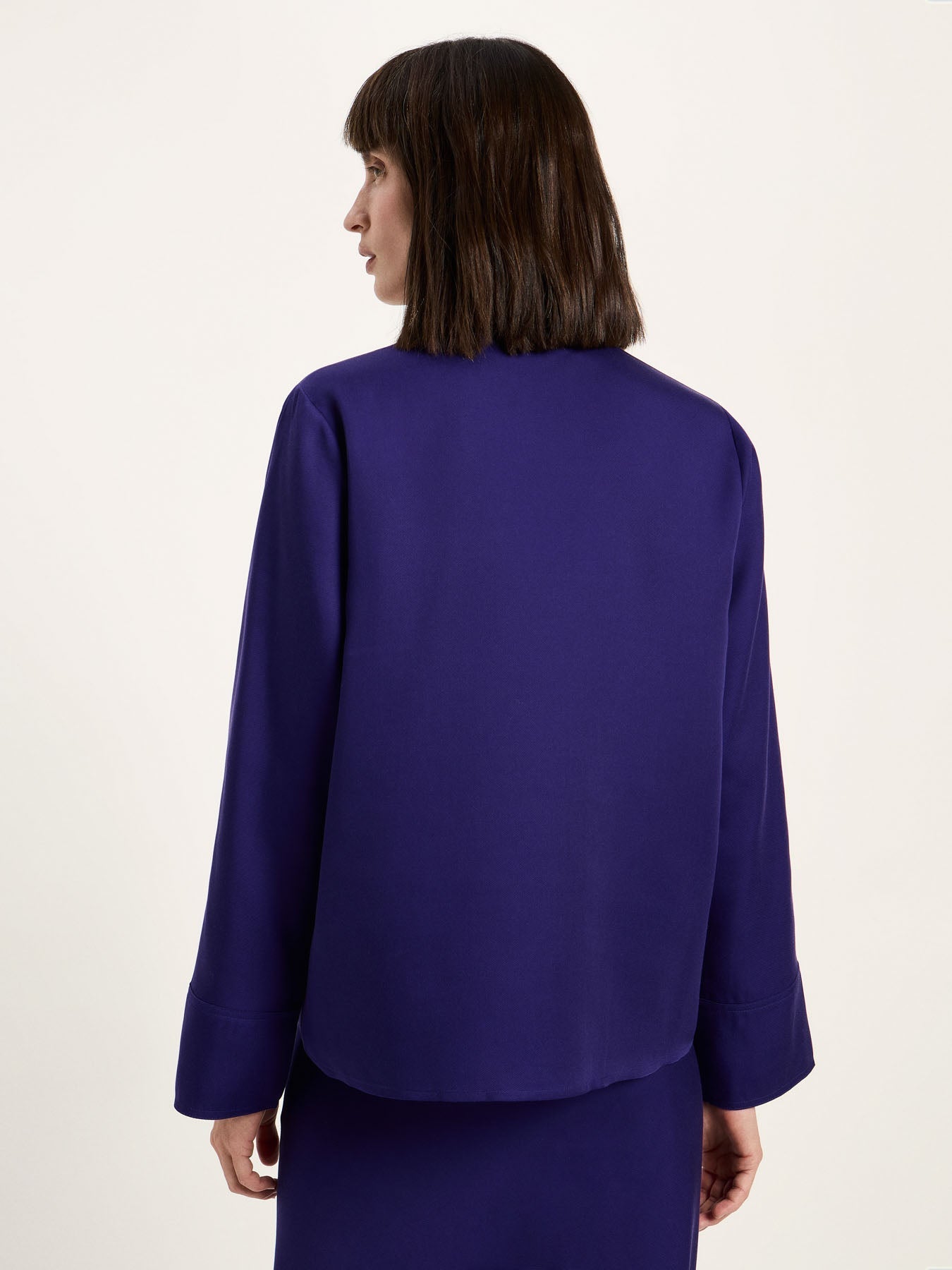 LANIUS blouse in violet TENCEL with a subtle sheen, another view