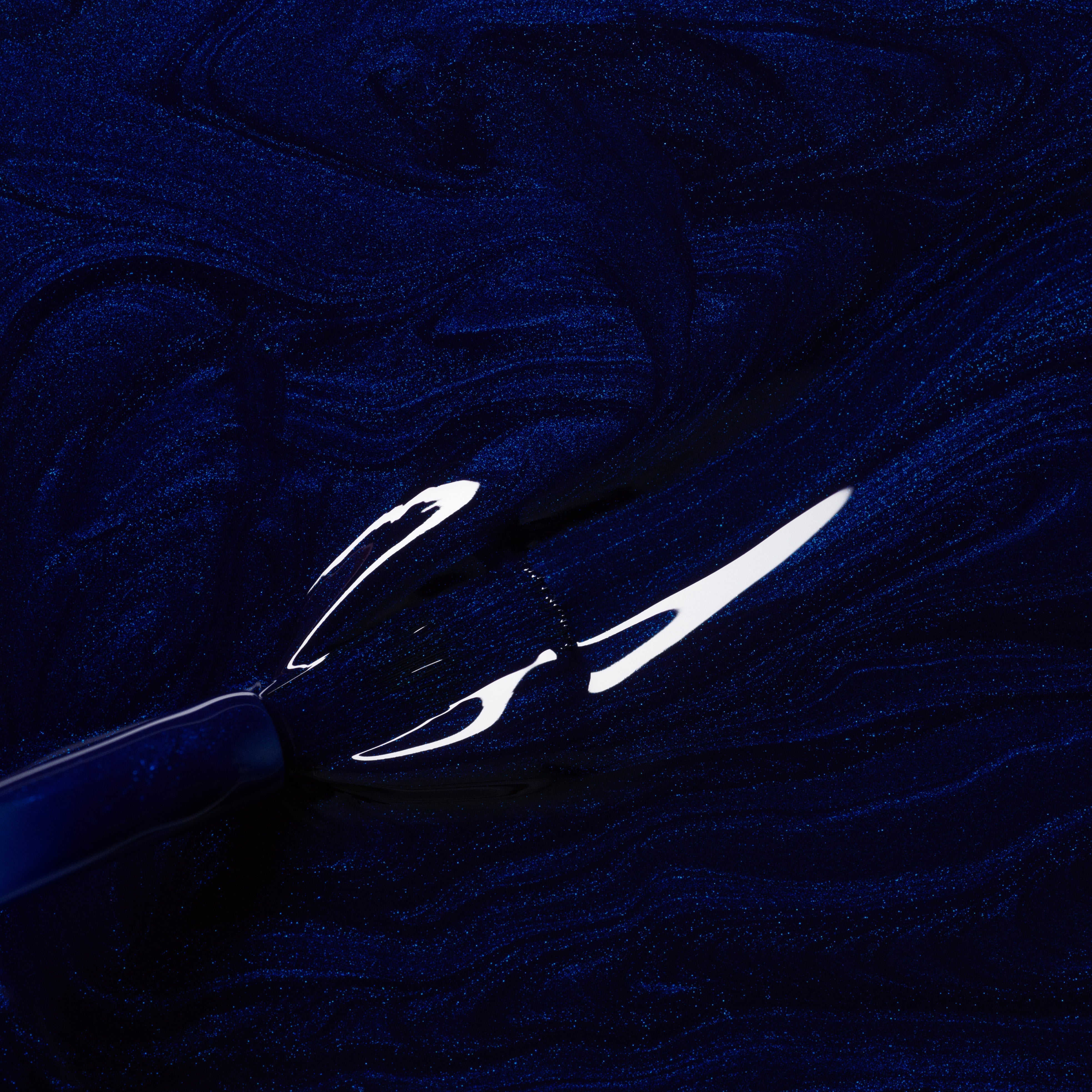 Manucurist Green Flash™ LED nail polish in Dark Night, iridescent midnight blue – view 3
