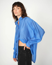 MTilda blue oversized shirt, classic point collar, office capsule staple.