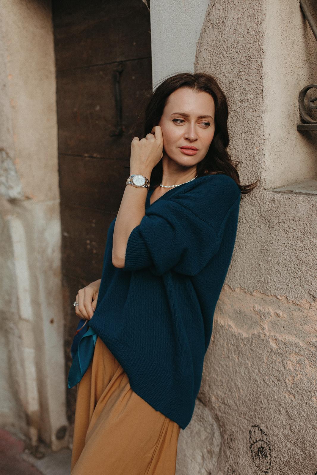 Iconic V-Neck Jumper – Teal – view 2