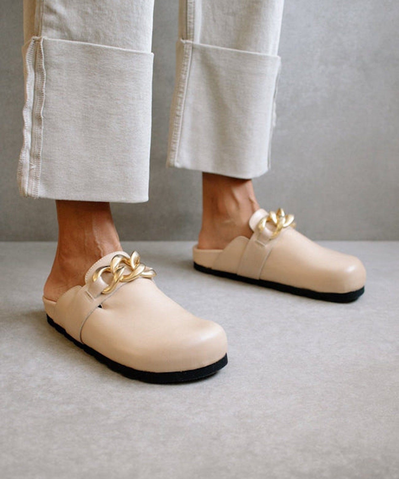 ALOHAS - Gold Chain Clogs | Nude