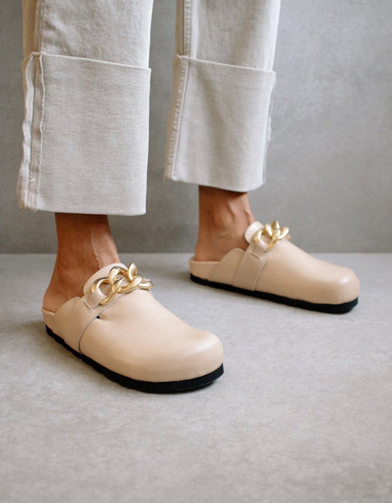 ALOHAS - Gold Chain Clogs | Nude