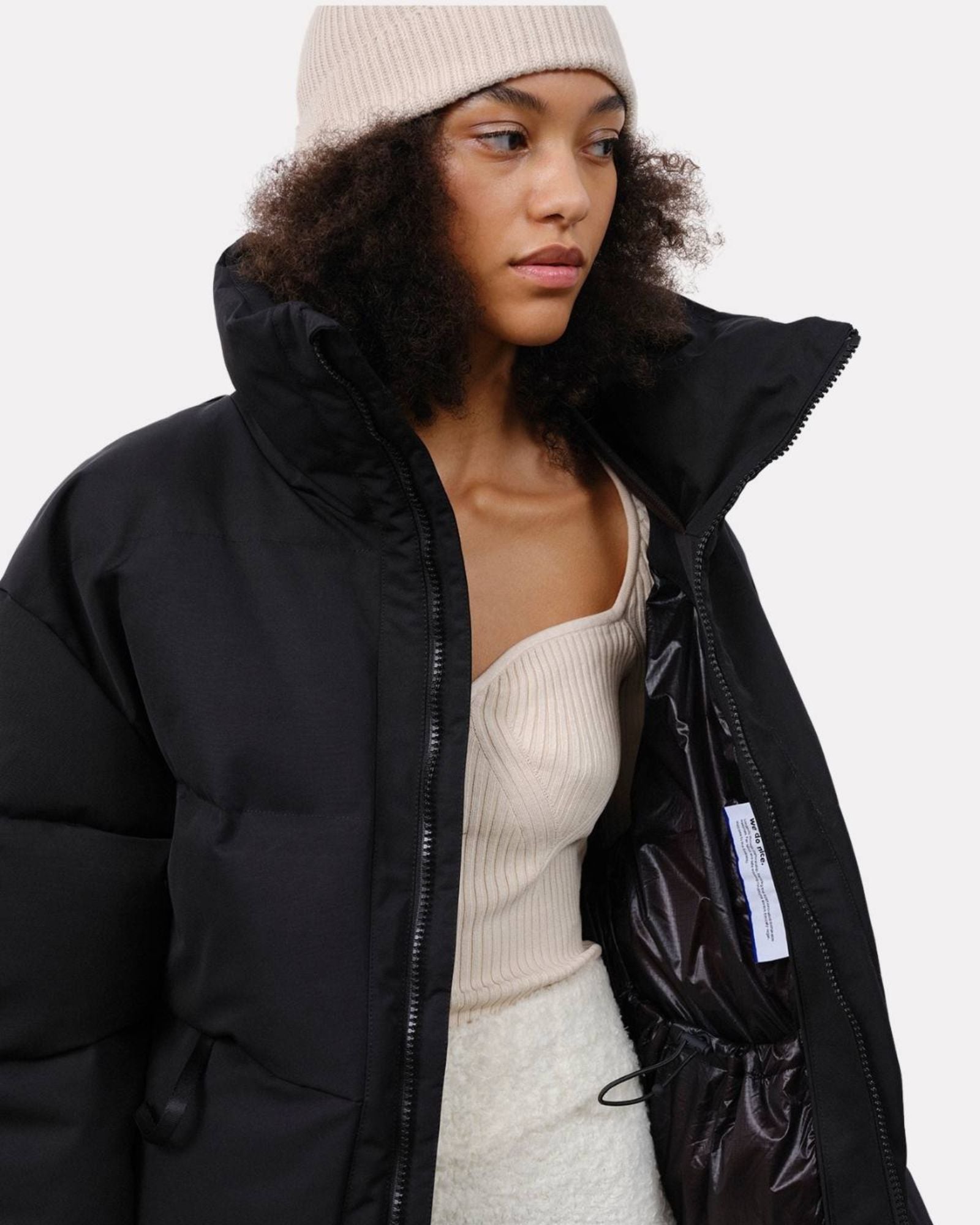 EMBASSY OF BRICKS & LOGS - LYON Puffer Jacket | Black