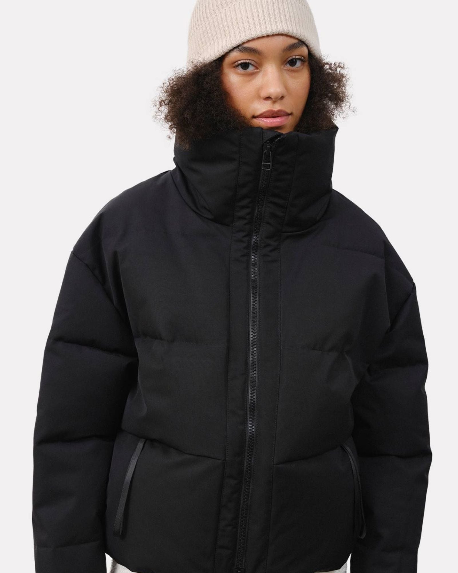 EMBASSY OF BRICKS & LOGS - LYON Puffer Jacket | Black