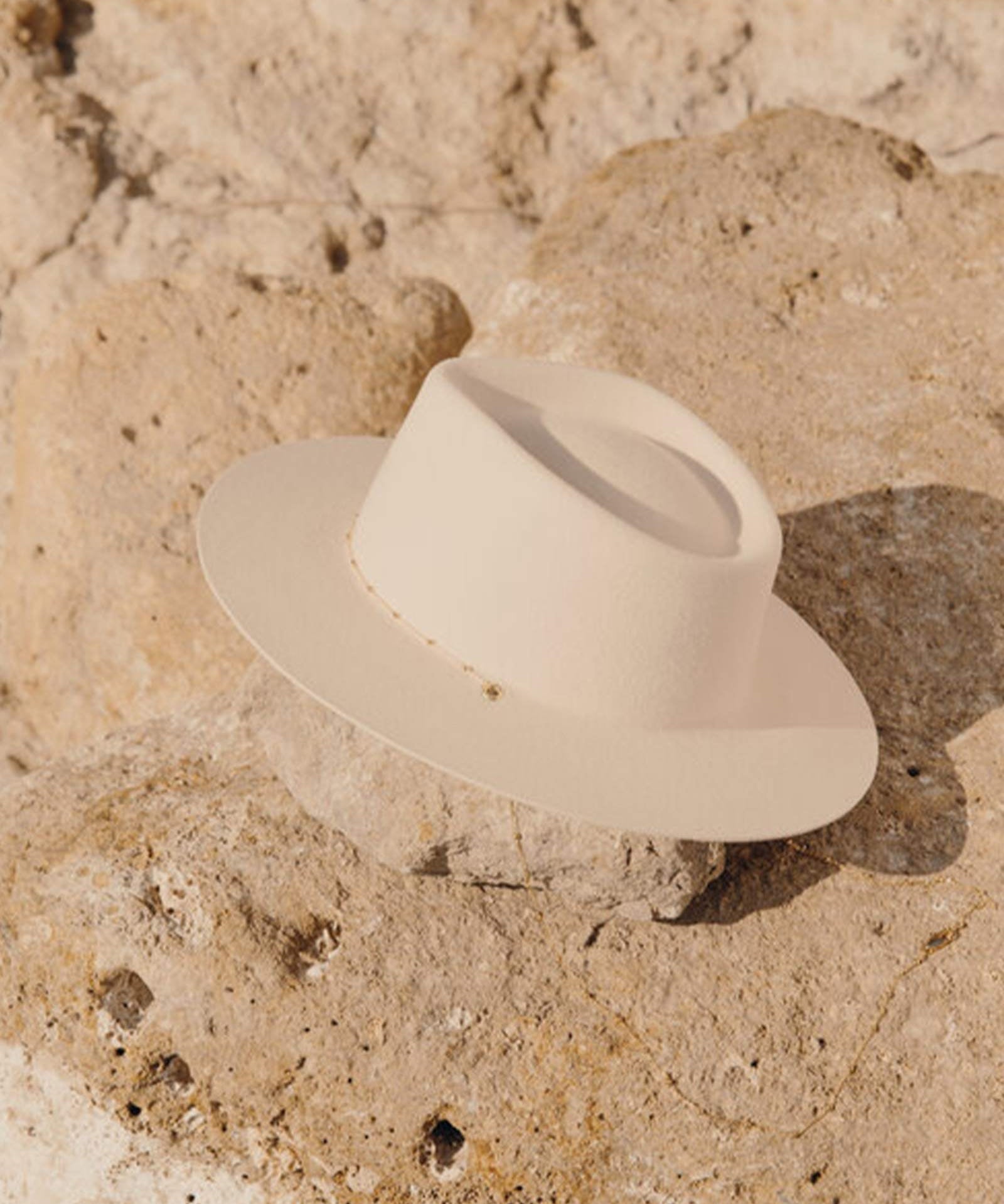 VAN PALMA - ESMÉE Chain Strap Fedora Hat | Off White